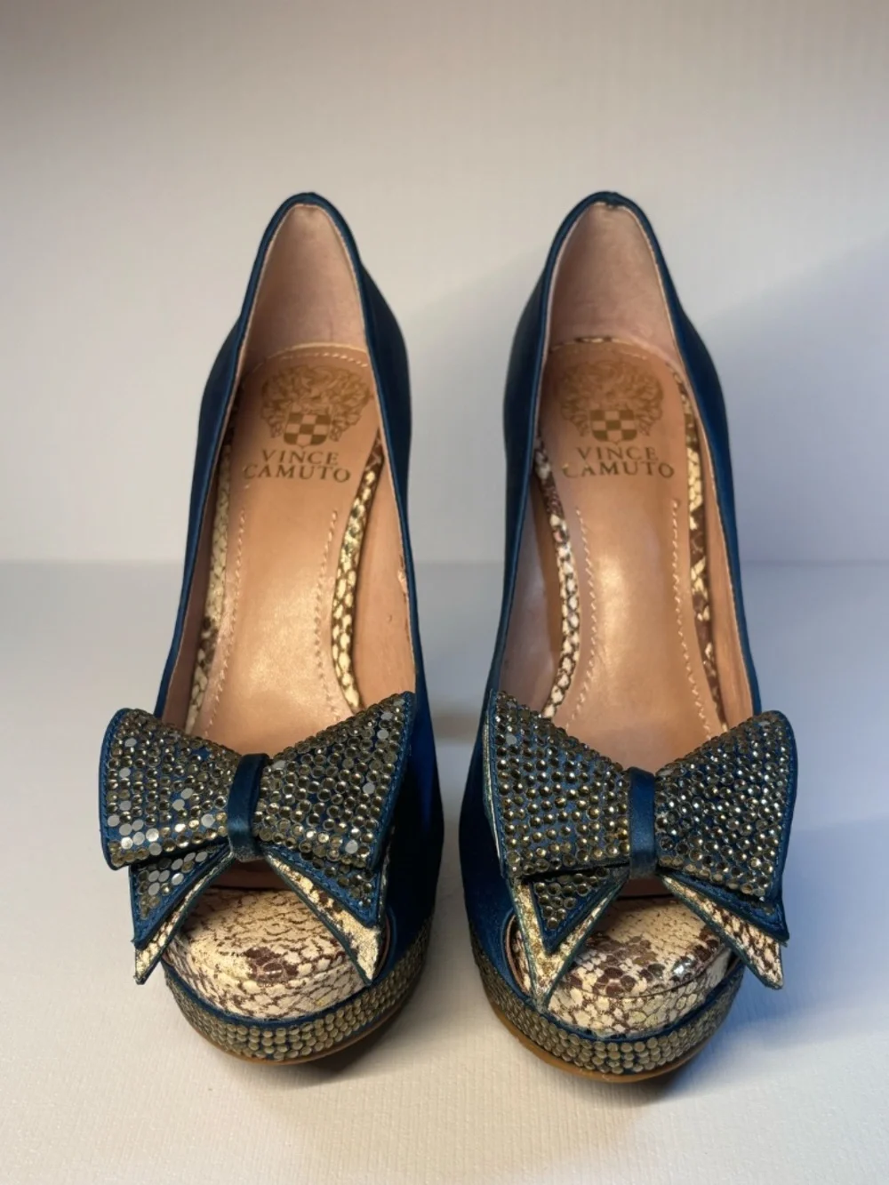 Vince Camuto Teal Blue Satin Rhinestone Bow Peep Toe Heels 6B Statement Pumps